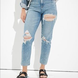 American Eagle Mom Jeans (8 regular)